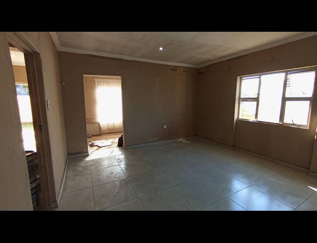 2 BEDROOM HOUSE FOR SALE IN MOUNT VERNON